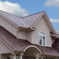 Acoperişurile metalice, alegerea potrivită pentru orice deţinător de casă