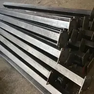 Stalpi gard cu placuta de prindere