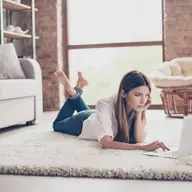 Cum să alegi modelul de covor potrivit - Sfaturi pentru decorarea modernă a unei camere