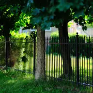 Construirea unui gard: elemente necesare și etape