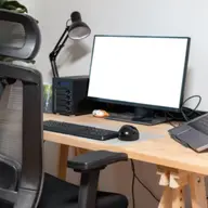 Importanța unei veioze de birou de calitate pentru productivitate