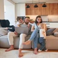 Design modern pentru un stil de viață dinamic: când casa ta lucrează odată cu tine