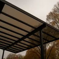 De ce să alegi policarbonatul compact pentru terasa ta?