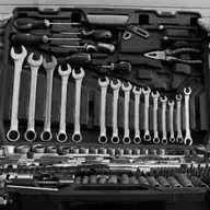 Unelte esențiale care nu ar trebui să lipsească dintr-un atelier