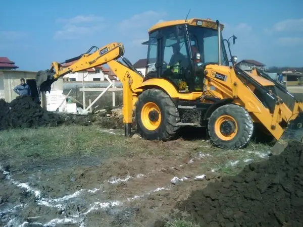 Buldozere, excavatoare, macarale, masini de tencuit