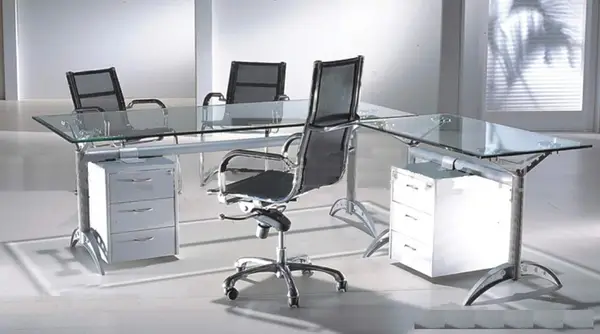 Mobilierul din sticla de la Securit International, o propunere de eleganta si de stil in locuinte