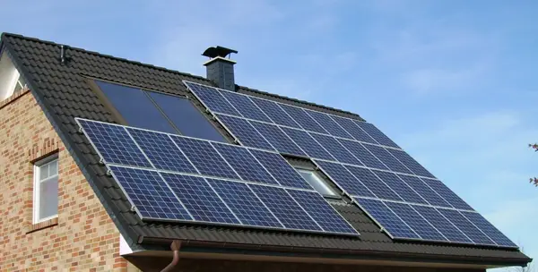 Produse si servicii de energie regenerabile: panouri solare fotovoltaice