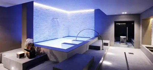 Piscine Laghetto East