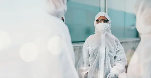 Ce tip de costum de protecție este obligatoriu pentru industria în care activezi: ghid SSM