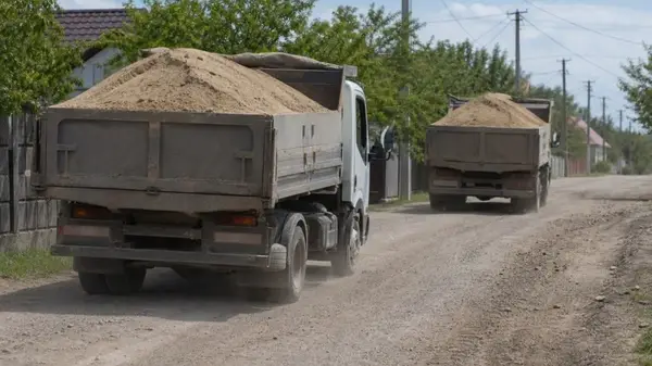 Nu tot nisipul este la fel! Cum alegi nisipul potrivit pentru tencuială, șapă, zidărie sau pavaj