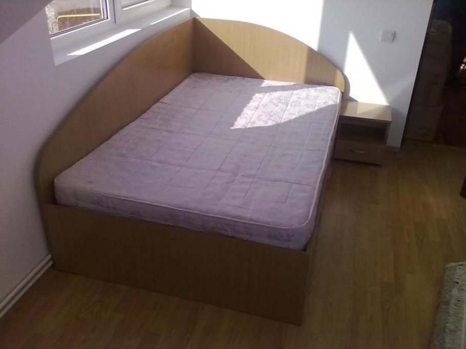 Pat dublu din PAL melaminat cu saltea Relaxa.