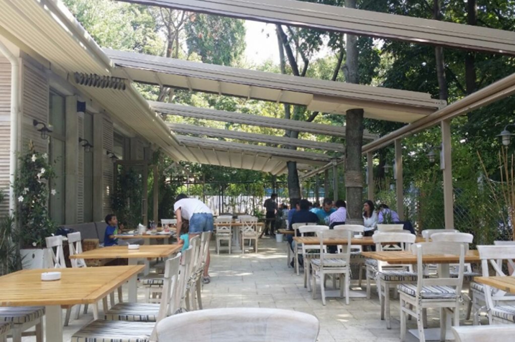 Luminozitate, versatilitate, alegeti pergola potrivita de la Glass Elements