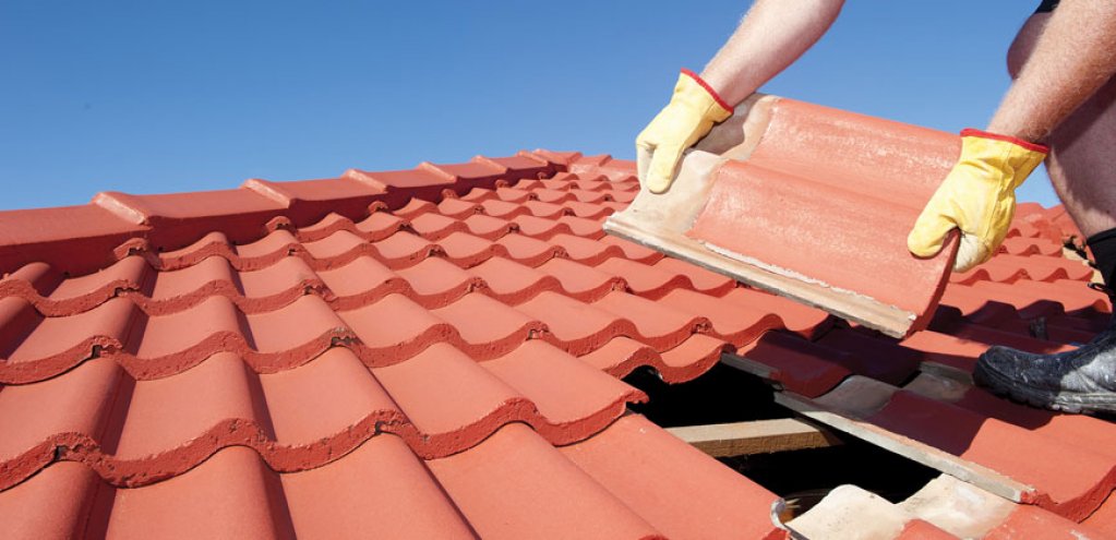 Poți face și singur anumite reparații la acoperișul casei tale
