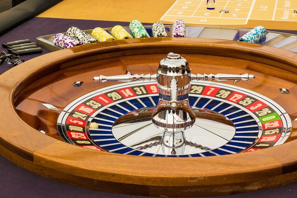 De la cărămizi la biți: arhitectura casino online