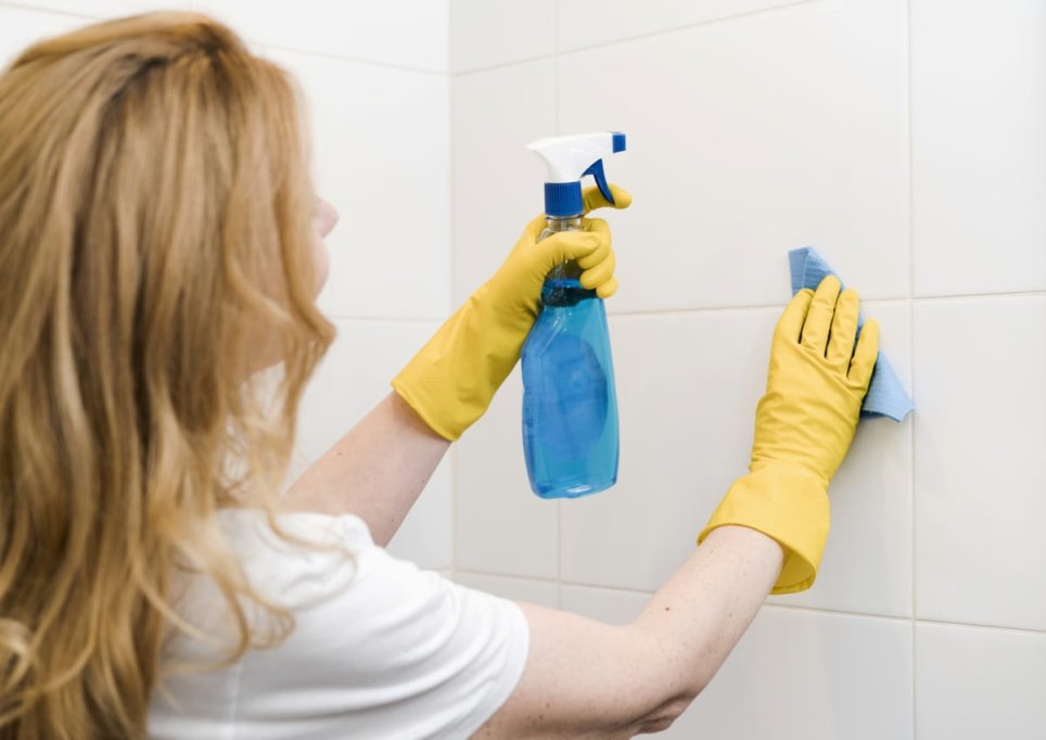 Întreținerea și curățarea plăcilor ceramice pentru durabilitate maximă