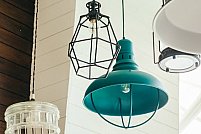 Ce tip de corpuri de iluminat se potrivesc într-un decor modern