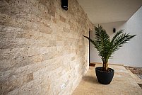 Soclul casei, între protecție și design: idei de amenajare cu piatră decorativă